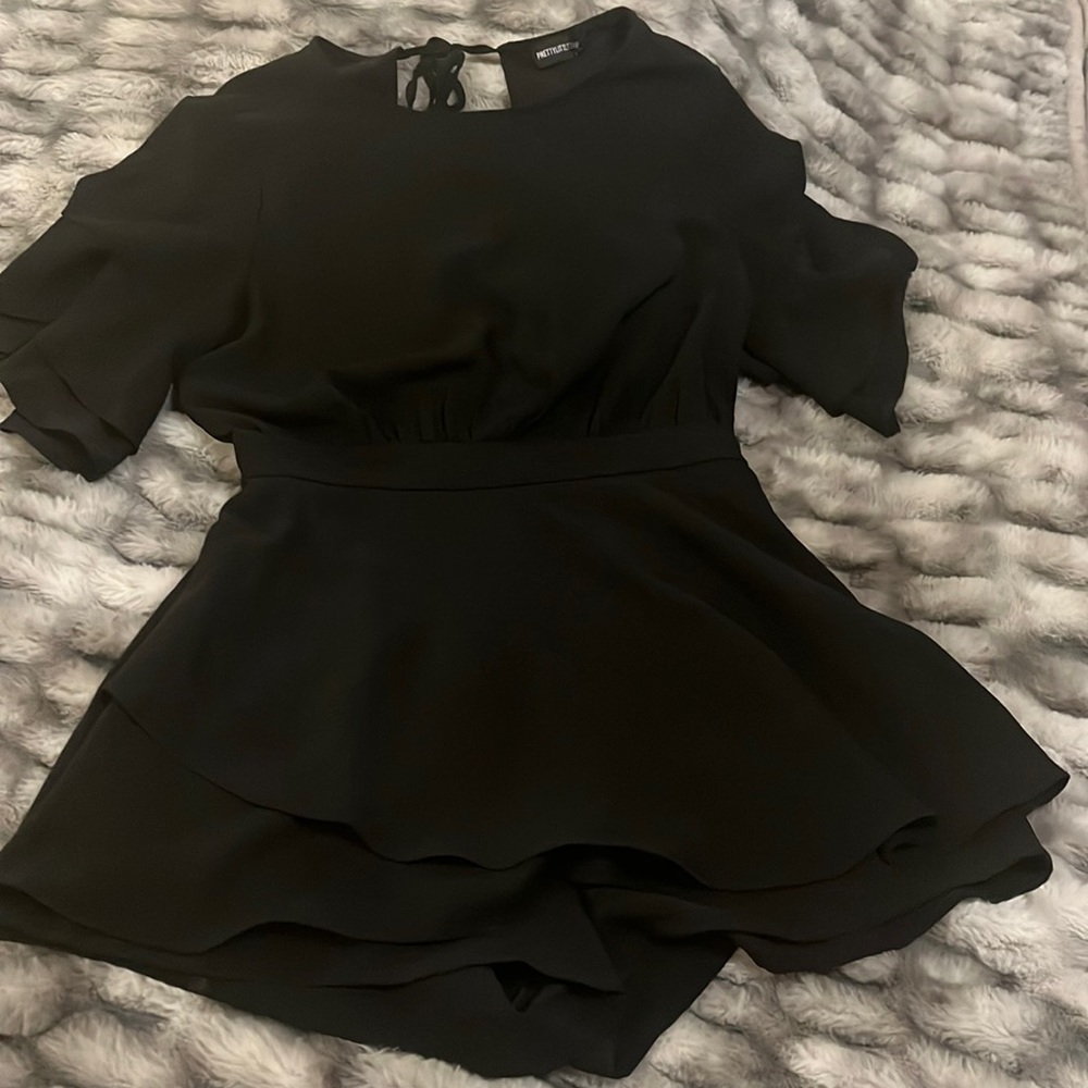 Black romper, beautiful!